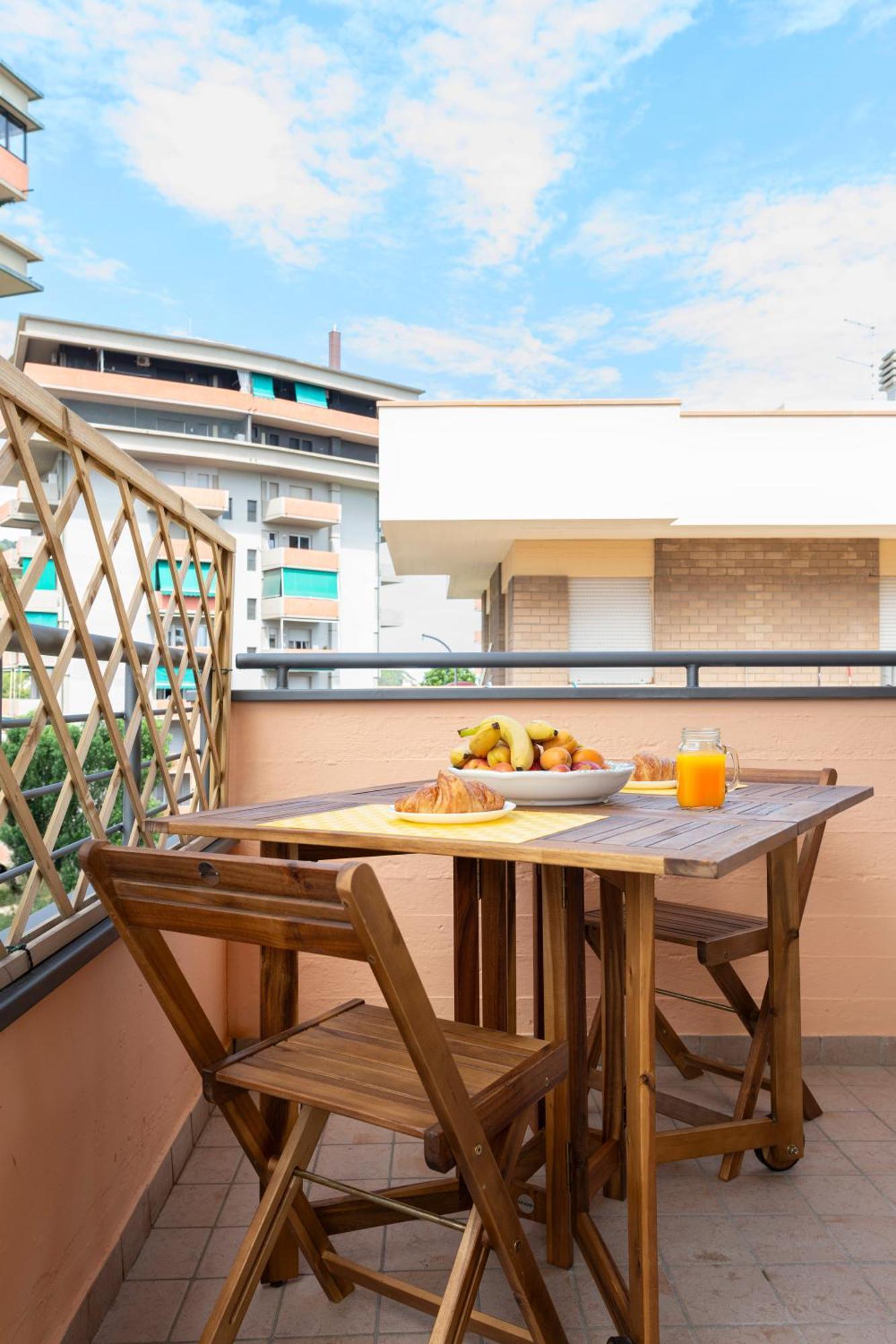 Casa Baia Flaminia Apartment เปซาโร ภายนอก รูปภาพ